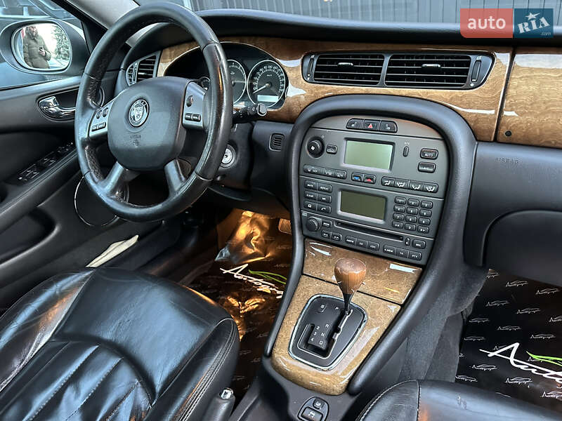 Седан Jaguar X-Type 2008 в Киеве