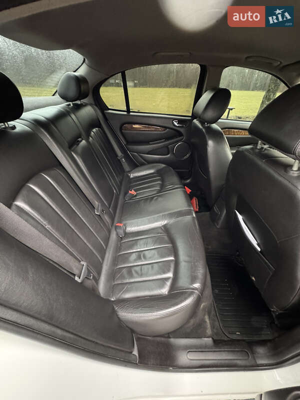 Седан Jaguar X-Type 2007 в Тальном