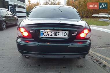 Седан Jaguar X-Type 2002 в Умані