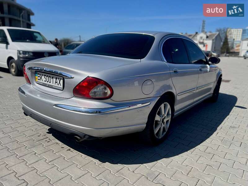 Седан Jaguar X-Type 2001 в Львове