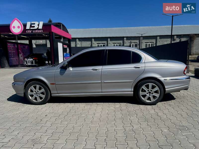 Седан Jaguar X-Type 2001 в Львове