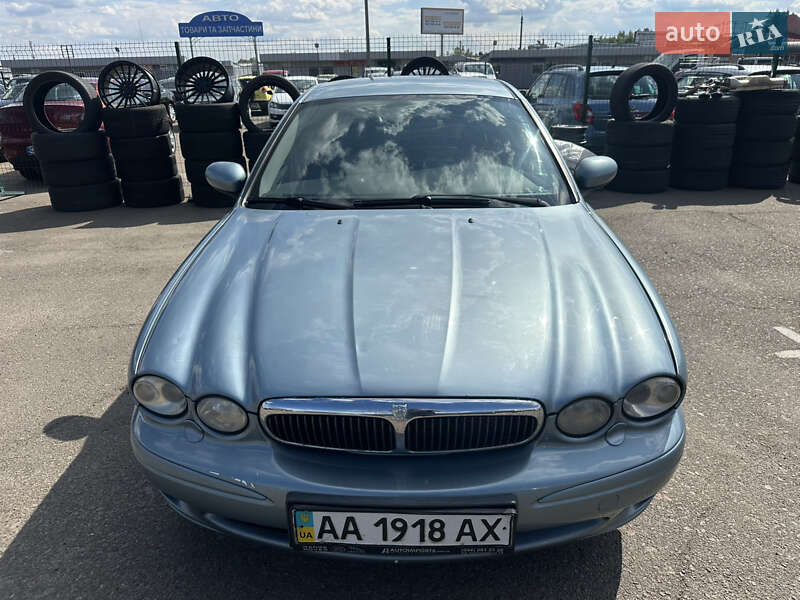 Седан Jaguar X-Type 2004 в Киеве