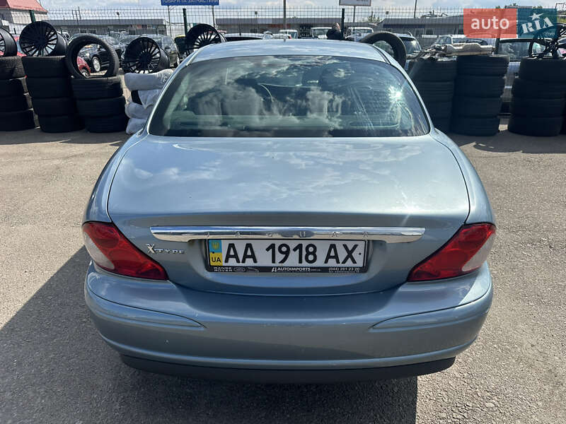 Седан Jaguar X-Type 2004 в Киеве