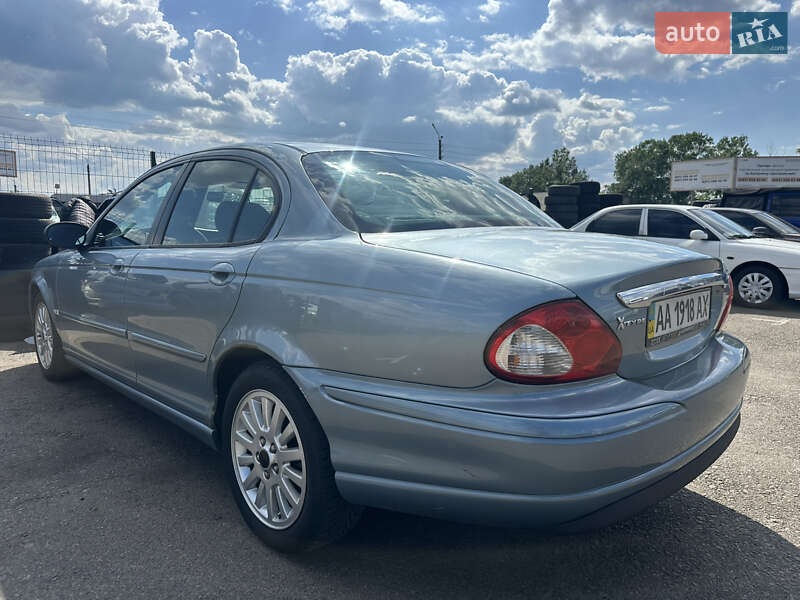 Седан Jaguar X-Type 2004 в Киеве