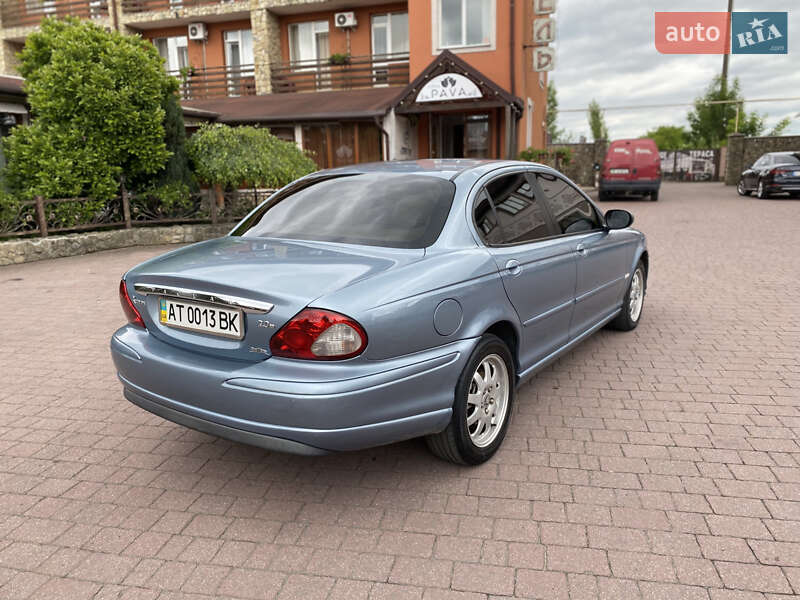 Седан Jaguar X-Type 2004 в Львове