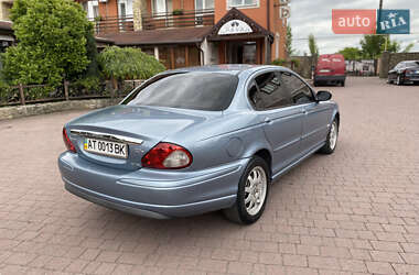 Седан Jaguar X-Type 2004 в 