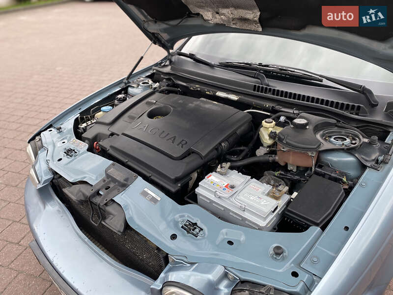 Седан Jaguar X-Type 2004 в Львове