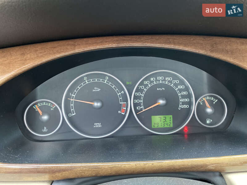 Седан Jaguar X-Type 2004 в Львове