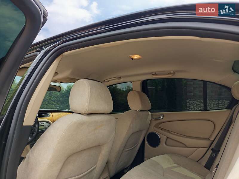 Седан Jaguar X-Type 2006 в Підволочиську