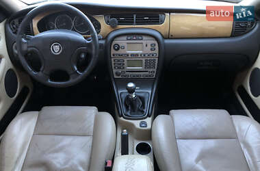 Седан Jaguar X-Type 2001 в 