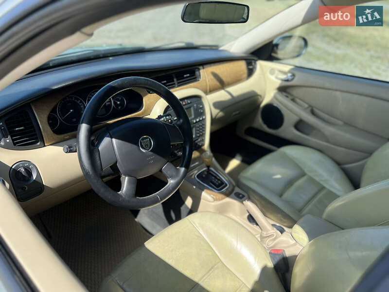 Седан Jaguar X-Type 2006 в Львове