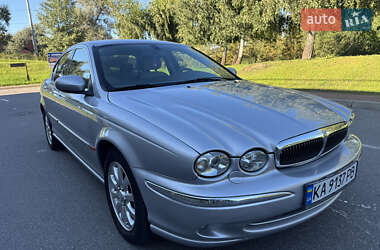 Седан Jaguar X-Type 2001 в 
