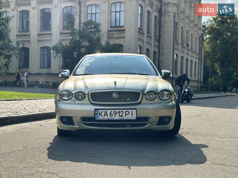 Седан Jaguar X-Type 2009 в Киеве