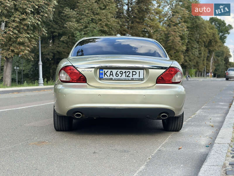 Седан Jaguar X-Type 2009 в Киеве