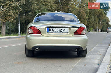 Седан Jaguar X-Type 2009 в 