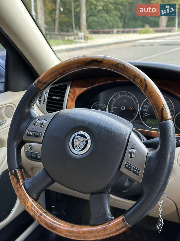 Седан Jaguar X-Type 2009 в Киеве