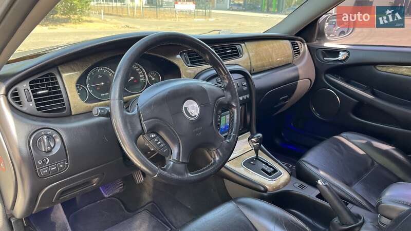 Седан Jaguar X-Type 2001 в Николаеве