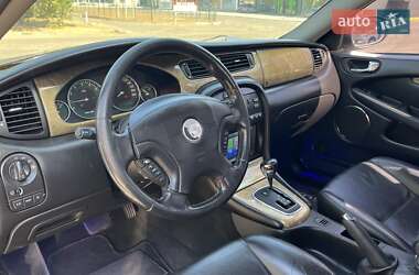 Седан Jaguar X-Type 2001 в 