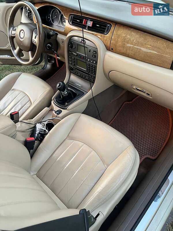 Седан Jaguar X-Type 2007 в Радехове