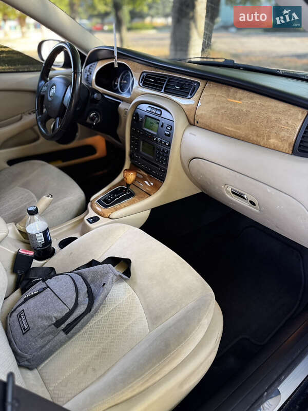 Седан Jaguar X-Type 2006 в Бучачі