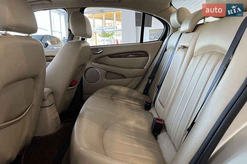 Седан Jaguar X-Type 2007 в Шептицькому