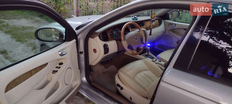 Седан Jaguar X-Type 2002 в Бердичеві
