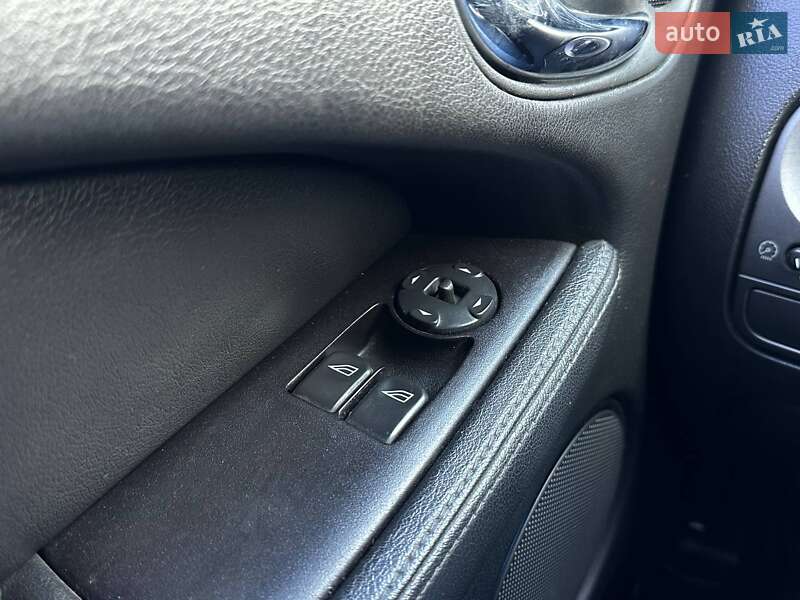 Седан Jaguar X-Type 2004 в Киеве