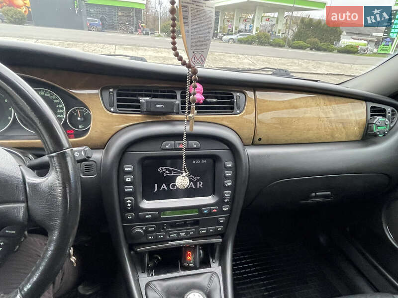 Седан Jaguar X-Type 2001 в Солотвине