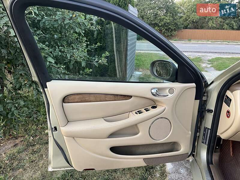 Седан Jaguar X-Type 2007 в Радехові