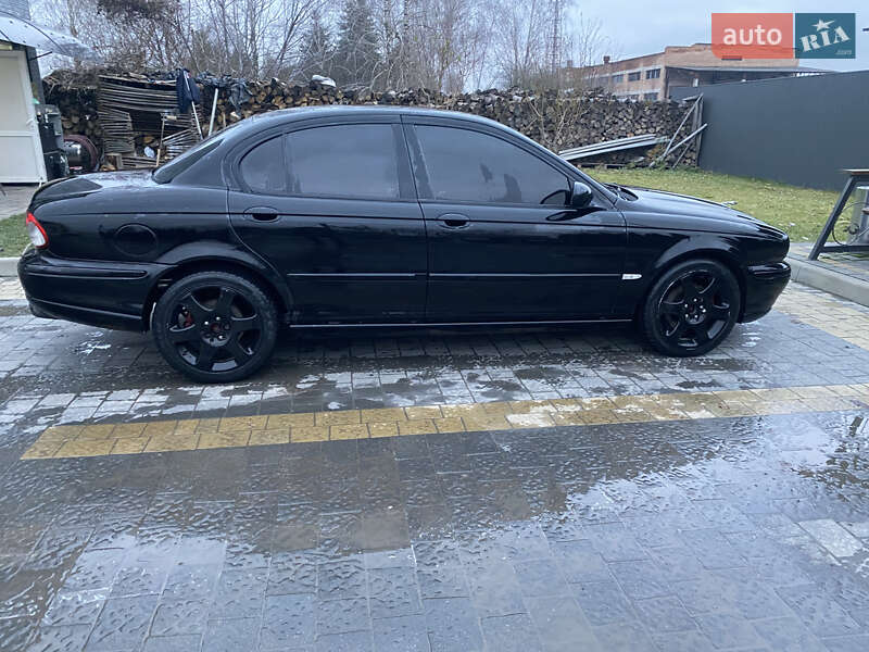 Седан Jaguar X-Type 2006 в Дубно
