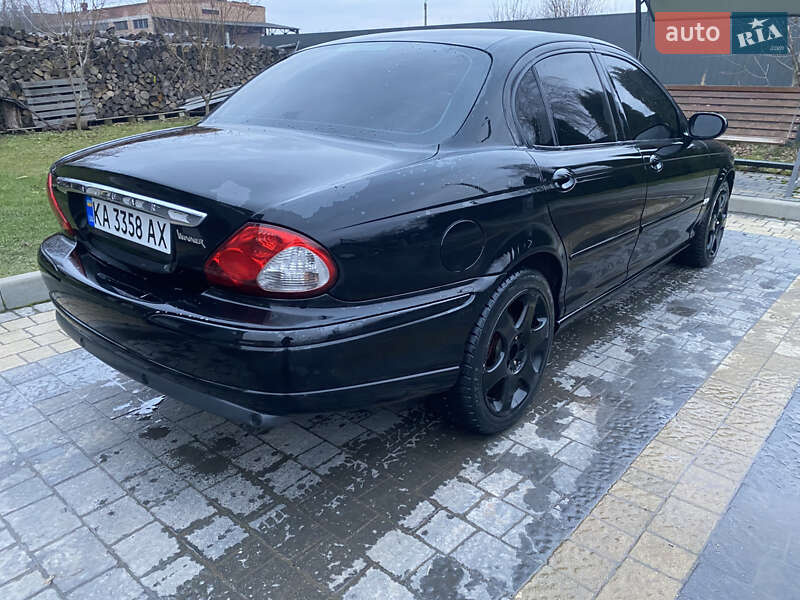 Седан Jaguar X-Type 2006 в Дубно