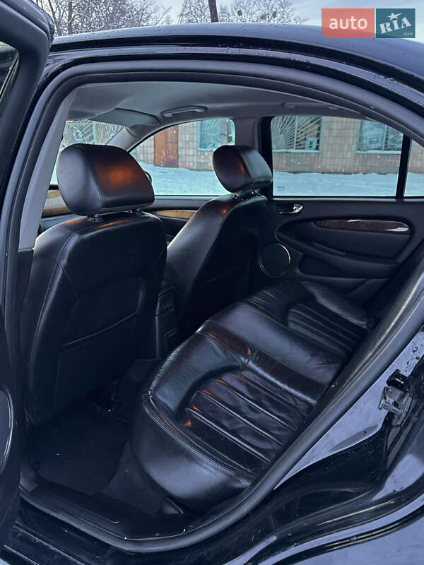 Седан Jaguar X-Type 2006 в Казатине