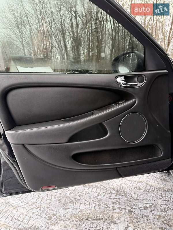 Седан Jaguar X-Type 2004 в Дрогобыче