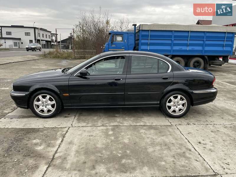 Седан Jaguar X-Type 2001 в Тячеве