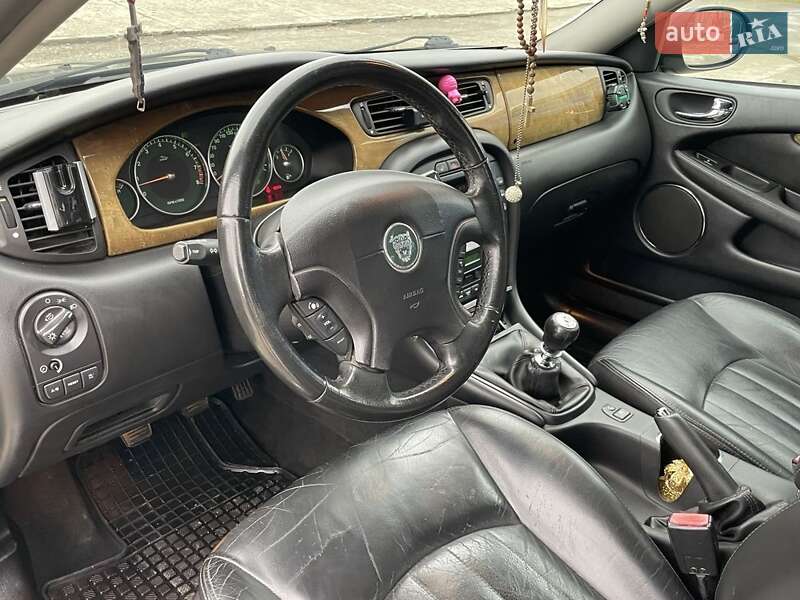 Седан Jaguar X-Type 2001 в Тячеве