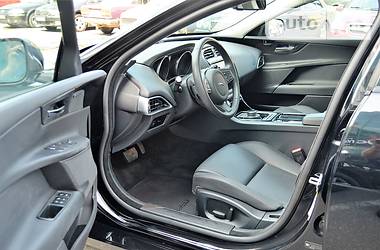 Седан Jaguar XE 2017 в Киеве