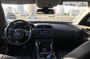 Седан Jaguar XE 2016 в Киеве