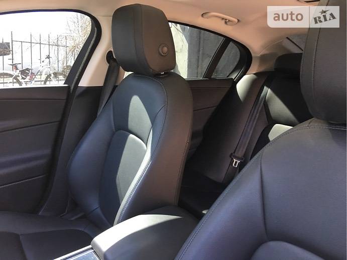 Седан Jaguar XE 2017 в Хмельницькому фото 7 Седан Jaguar XE 2017 в Хмельницькому