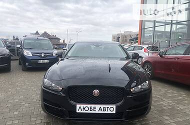 Седан Jaguar XE 2019 в Львове