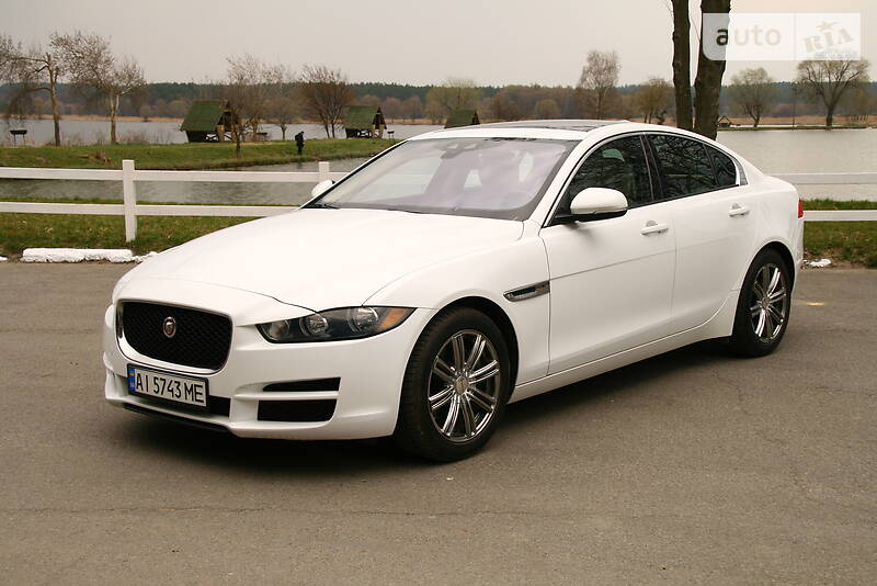 Седан Jaguar XE 2016 в Киеве