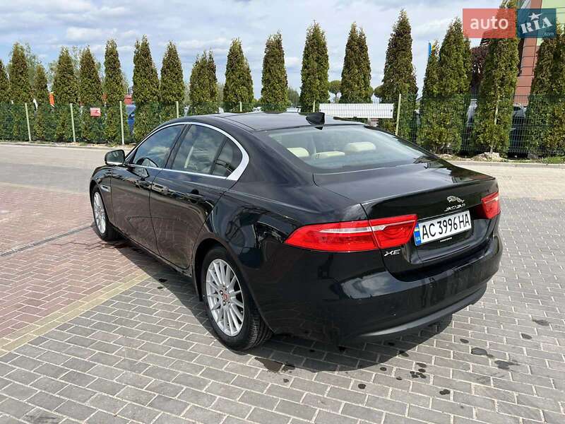 Седан Jaguar XE 2018 в Луцке