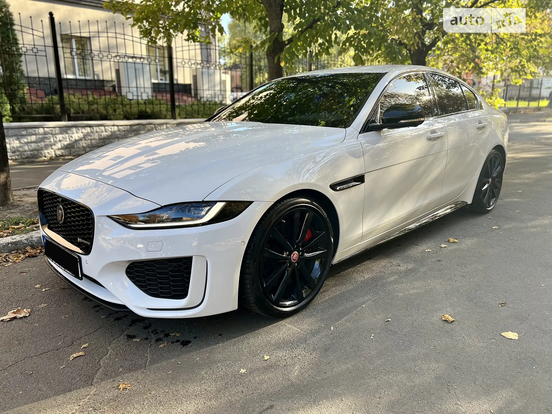 2021 Jaguar XE - фото 1