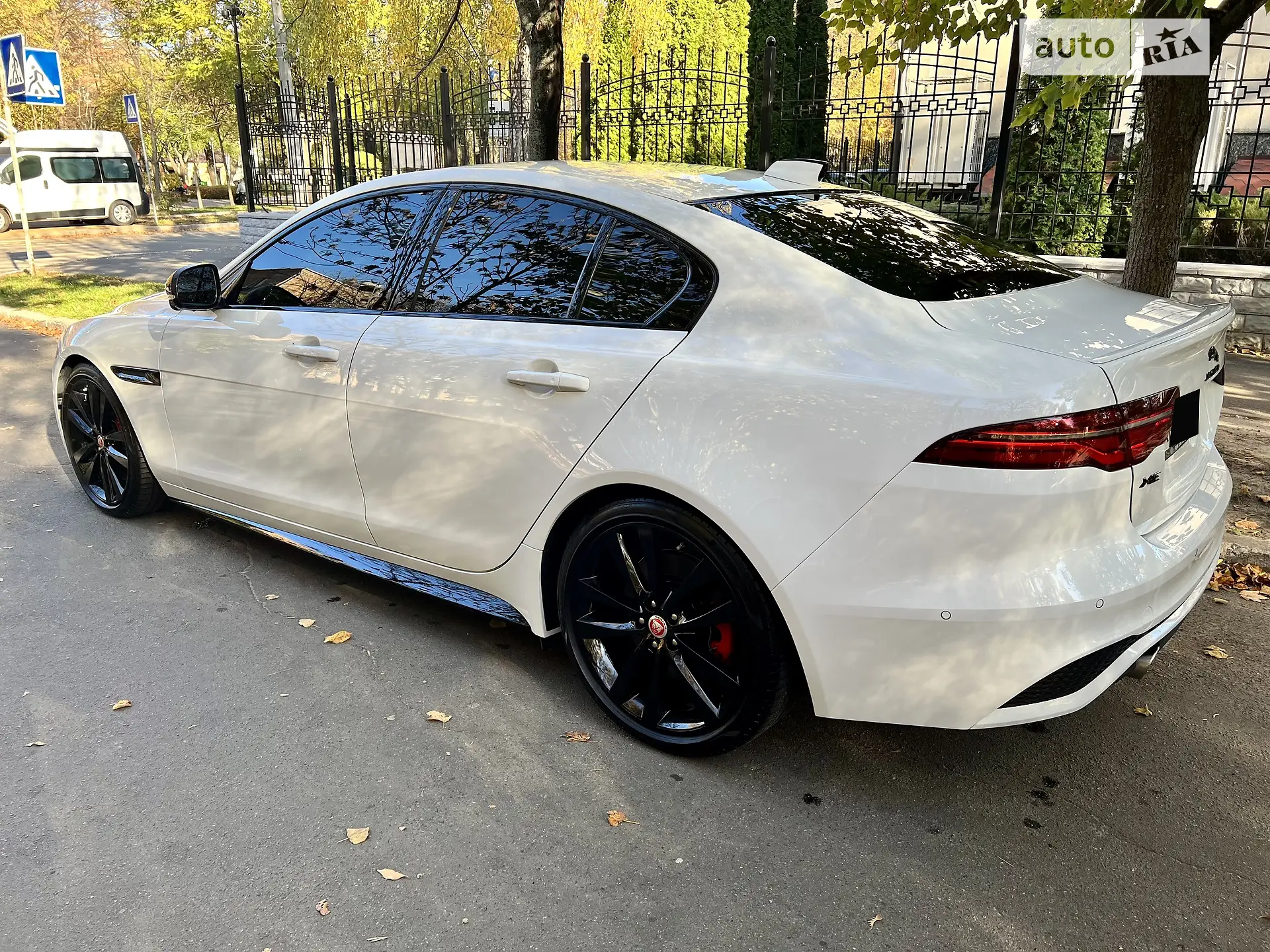 2021 Jaguar XE - мініатюра 3