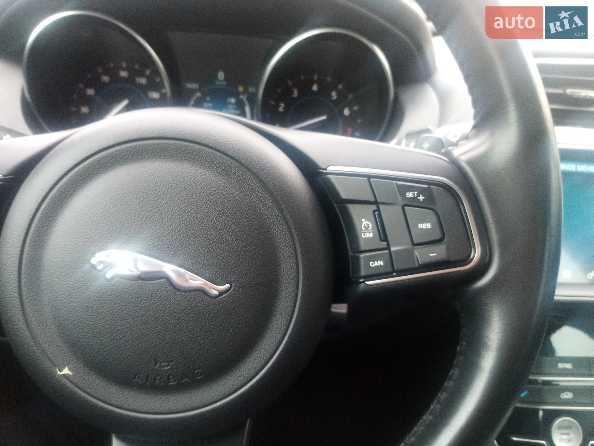 2019 Jaguar XE - мініатюра 44
