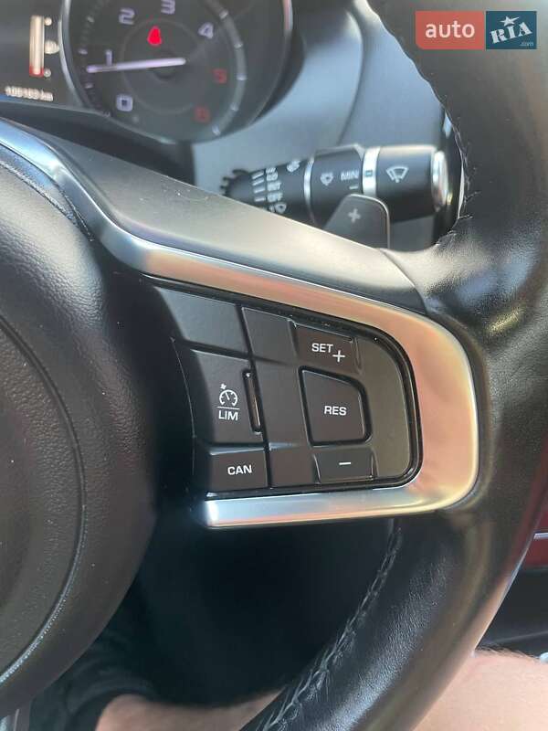 Седан Jaguar XE 2015 в Тячеві фото 22 Седан Jaguar XE 2015 в Тячеві