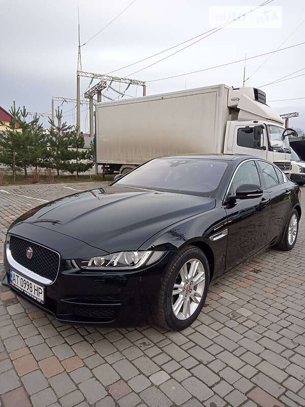 Седан Jaguar XE 2016 в Ивано-Франковске