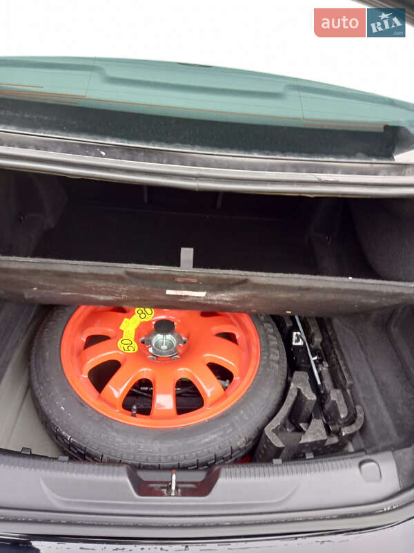 Седан Jaguar XE 2016 в Ивано-Франковске