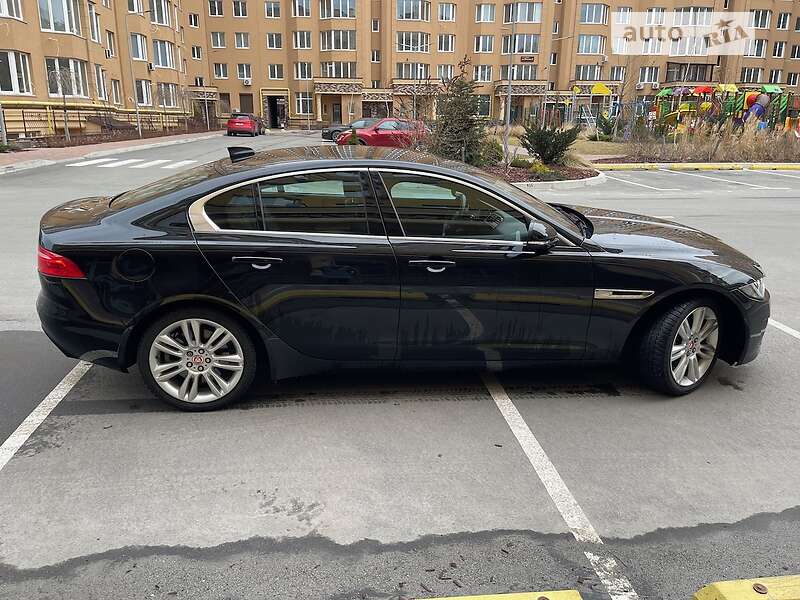 Седан Jaguar XE 2019 в Києві