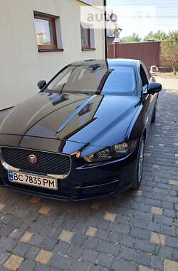 Седан Jaguar XE 2019 в Львове