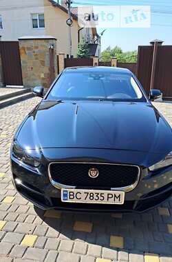 Седан Jaguar XE 2019 в Львові
